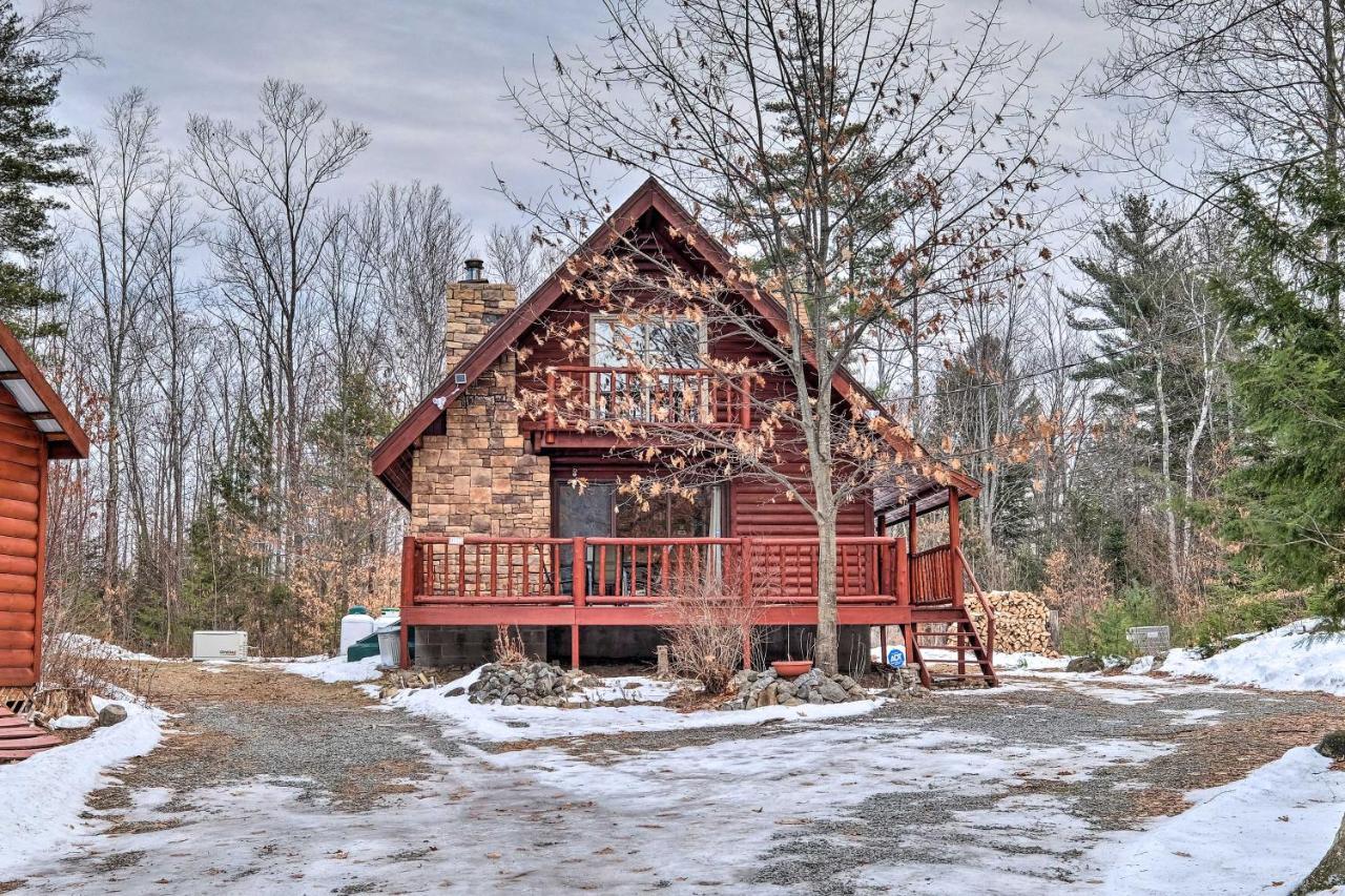 Secluded Johnsburg Retreat With Hot Tub And Fire Pit Villa Exterior photo