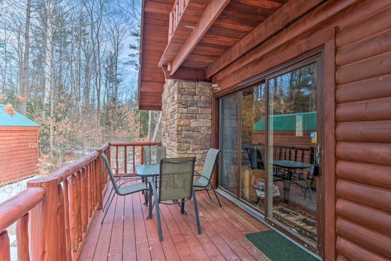 Secluded Johnsburg Retreat With Hot Tub And Fire Pit Villa Exterior photo