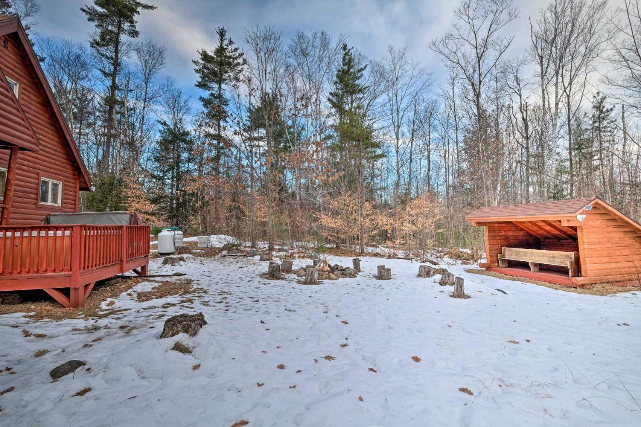 Secluded Johnsburg Retreat With Hot Tub And Fire Pit Villa Exterior photo