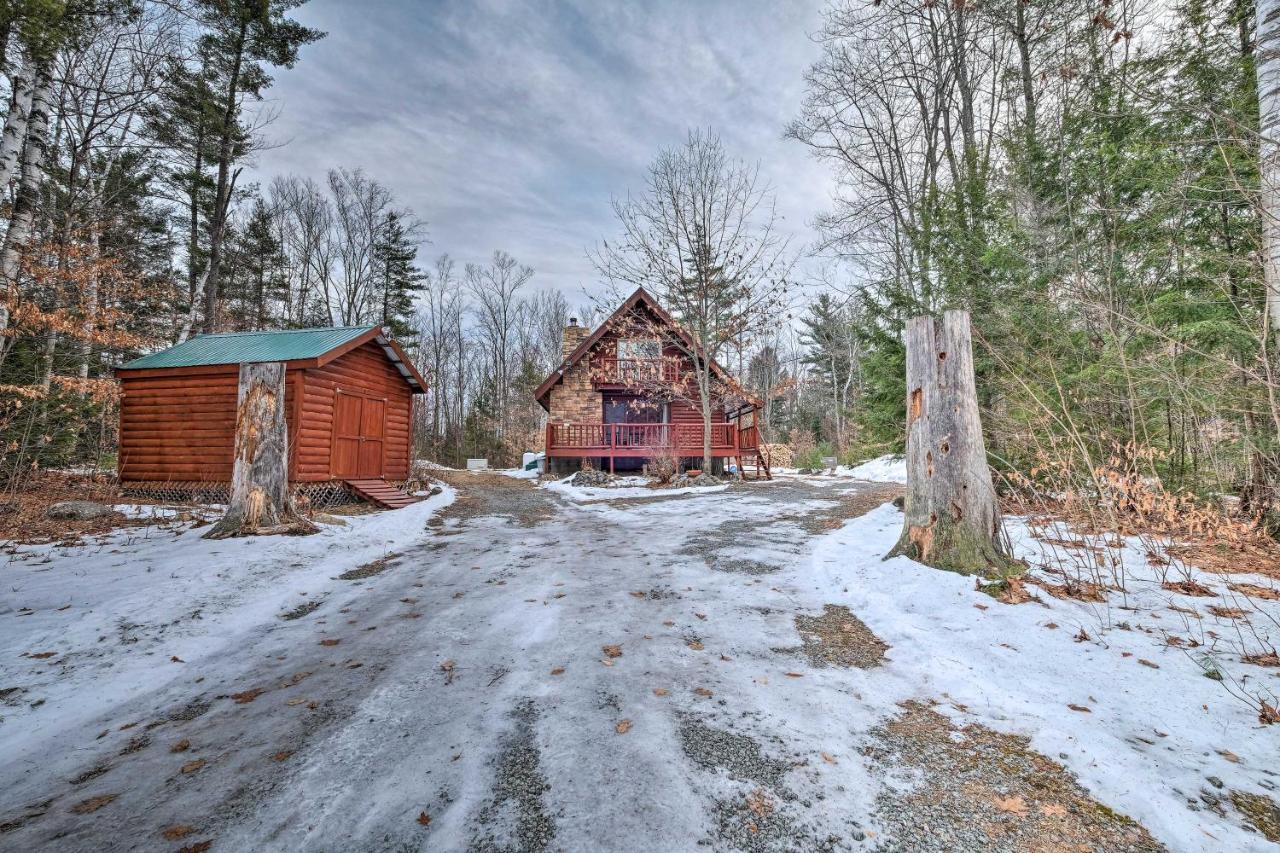 Secluded Johnsburg Retreat With Hot Tub And Fire Pit Villa Exterior photo